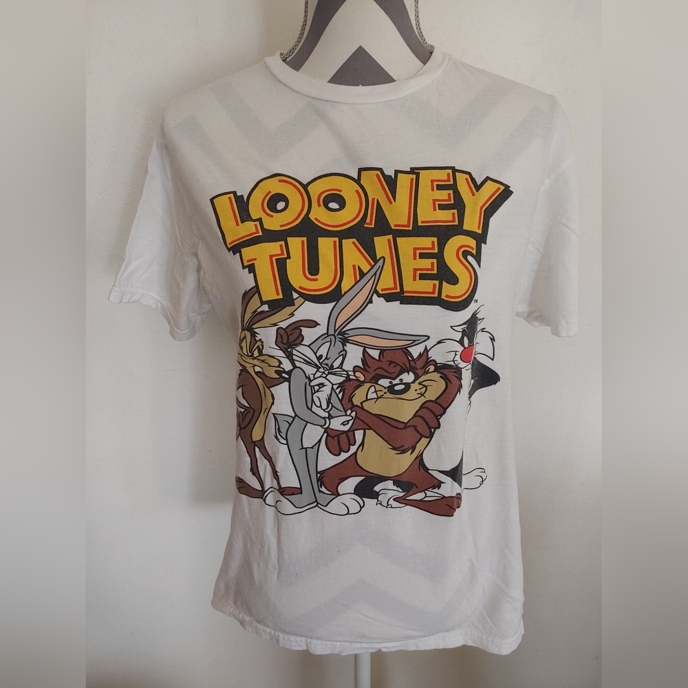 Men's Size Medium Looney Tunes TShirt
